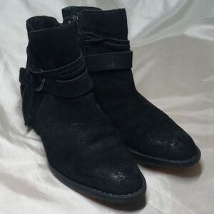 Born black women's ankle boots size 6